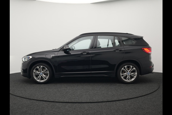 BMW X1 xDrive25e Sportline Plug In Hybrid 220pk PHEV | Camera | Sportstoelen Verwamd | Navi Prof | DAB | 18"L.M | LED Koplampen |