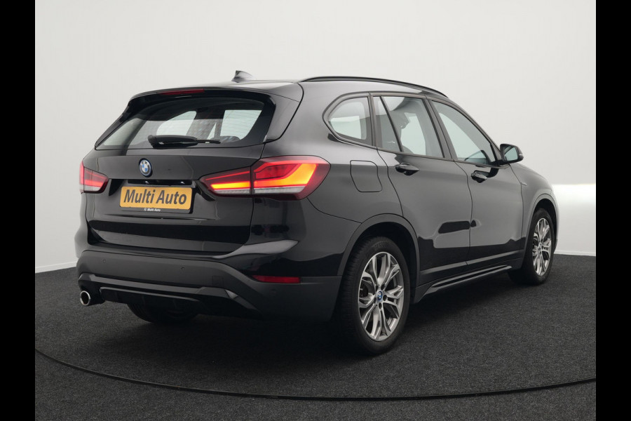 BMW X1 xDrive25e Sportline Plug In Hybrid 220pk PHEV | Camera | Sportstoelen Verwamd | Navi Prof | DAB | 18"L.M | LED Koplampen |