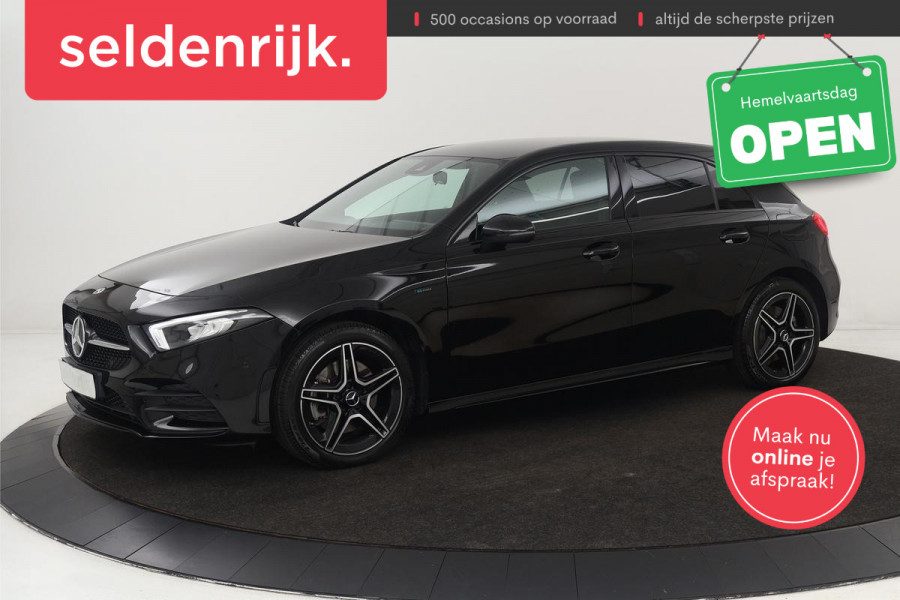 Mercedes-Benz A-Klasse 250e AMG Night | Carplay | Stoelverwarming | Full LED | Sfeerverlichting | Leder/Alcantara | Navigatie | Park Assist