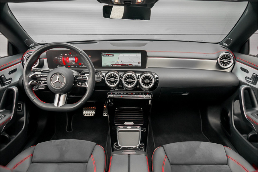 Mercedes-Benz CLA-Klasse Shooting Brake 250 e AMG Night Pano Burmester Facelift Trekhaak