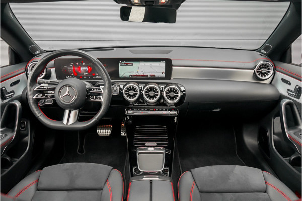 Mercedes-Benz CLA-Klasse Shooting Brake 250 e AMG Night Pano Burmester Facelift Trekhaak