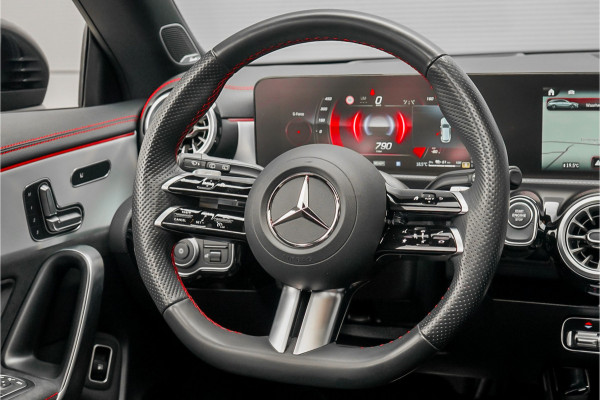 Mercedes-Benz CLA-Klasse Shooting Brake 250 e AMG Night Pano Burmester Facelift Trekhaak