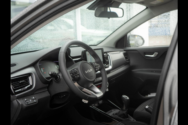 Kia Stonic 1.0 T-GDi MHEV DynamicLine ANWB Private Lease v.a € 364 | Navigatie | PDC |