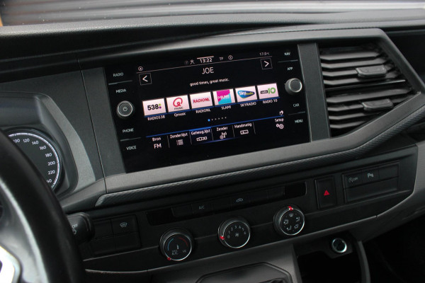 Volkswagen Transporter 2.0 TDI L2H1 150PK JB-EDITION DSG / PDC / VERLAGINGSVEREN / LEDEREN BEKLEDING / FULL / APPLE CARPLAY / NAVI