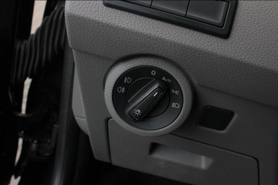 Volkswagen Transporter 2.0 TDI L2H1 150PK JB-EDITION DSG / PDC / VERLAGINGSVEREN / LEDEREN BEKLEDING / FULL / APPLE CARPLAY / NAVI