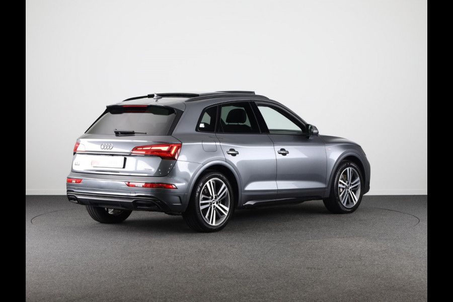 Audi Q5 55 TFSI e quattro Competition 367pk Plug in Hybrid | Panoramadak | Luchtvering | Diamond stitching leder interieur | Trekhaak | Stoelverwarming