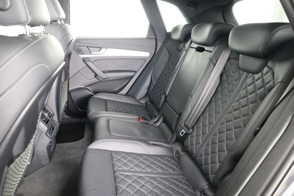 Audi Q5 55 TFSI e quattro Competition 367pk Plug in Hybrid | Panoramadak | Luchtvering | Diamond stitching leder interieur | Trekhaak | Stoelverwarming