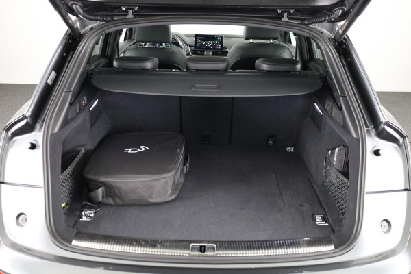Audi Q5 55 TFSI e quattro Competition 367pk Plug in Hybrid | Panoramadak | Luchtvering | Diamond stitching leder interieur | Trekhaak | Stoelverwarming