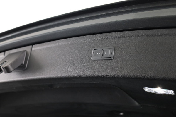 Audi Q5 55 TFSI e quattro Competition 367pk Plug in Hybrid | Panoramadak | Luchtvering | Diamond stitching leder interieur | Trekhaak | Stoelverwarming