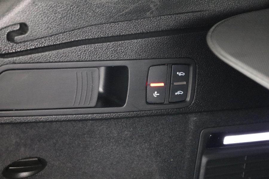 Audi Q5 55 TFSI e quattro Competition 367pk Plug in Hybrid | Panoramadak | Luchtvering | Diamond stitching leder interieur | Trekhaak | Stoelverwarming