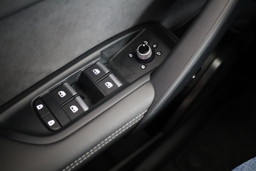 Audi Q5 55 TFSI e quattro Competition 367pk Plug in Hybrid | Panoramadak | Luchtvering | Diamond stitching leder interieur | Trekhaak | Stoelverwarming