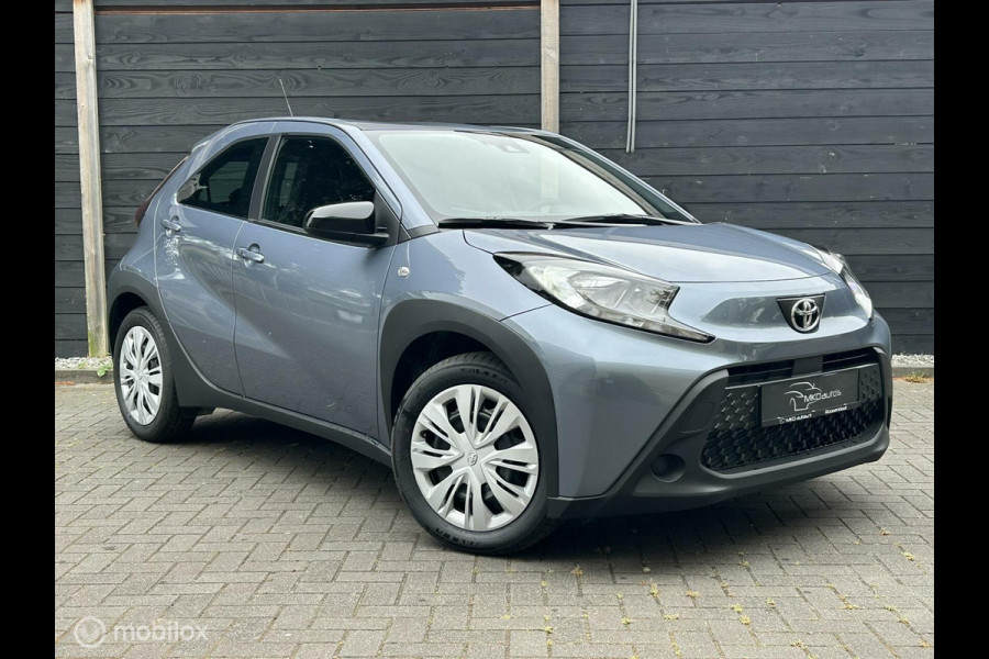 Toyota Aygo X 1.0 VVT-i S-CVT AUTOMAAT Envy Clima / Camera / Carplay / 14.315 KM / nov 2024!!!