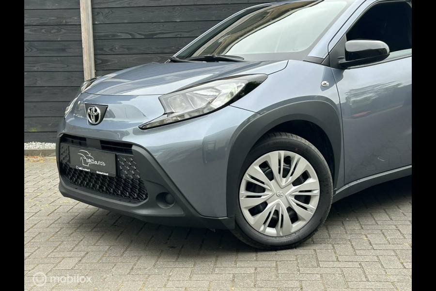 Toyota Aygo X 1.0 VVT-i S-CVT AUTOMAAT Envy Clima / Camera / Carplay / 14.315 KM / nov 2024!!!