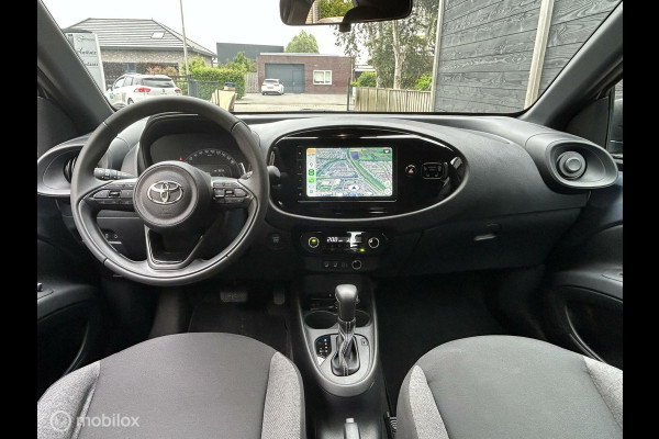 Toyota Aygo X 1.0 VVT-i S-CVT AUTOMAAT Envy Clima / Camera / Carplay / 14.315 KM / nov 2024!!!