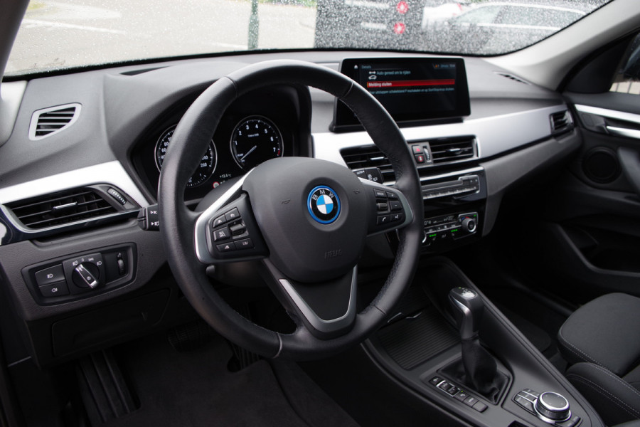 BMW X1 xDrive25e eDrive Edition 222 PK PHEV, Panoramadak, Trekhaak, Camera, LED Koplampen, Cruise Control