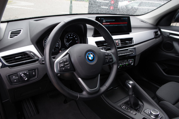 BMW X1 xDrive25e eDrive Edition 222 PK PHEV, Panoramadak, Trekhaak, Camera, LED Koplampen, Cruise Control