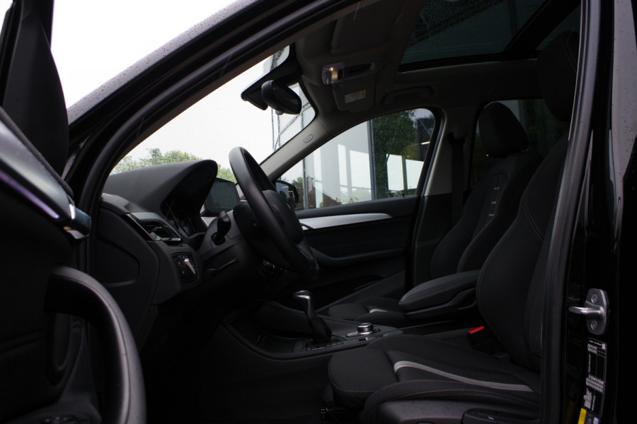BMW X1 xDrive25e eDrive Edition 222 PK PHEV, Panoramadak, Trekhaak, Camera, LED Koplampen, Cruise Control