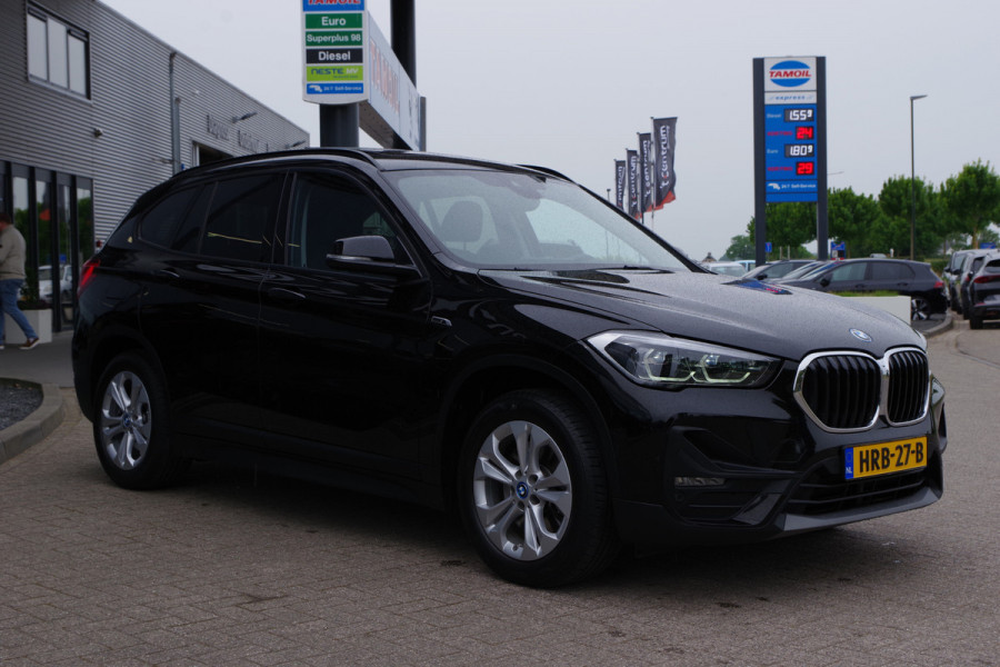 BMW X1 xDrive25e eDrive Edition 222 PK PHEV, Panoramadak, Trekhaak, Camera, LED Koplampen, Cruise Control