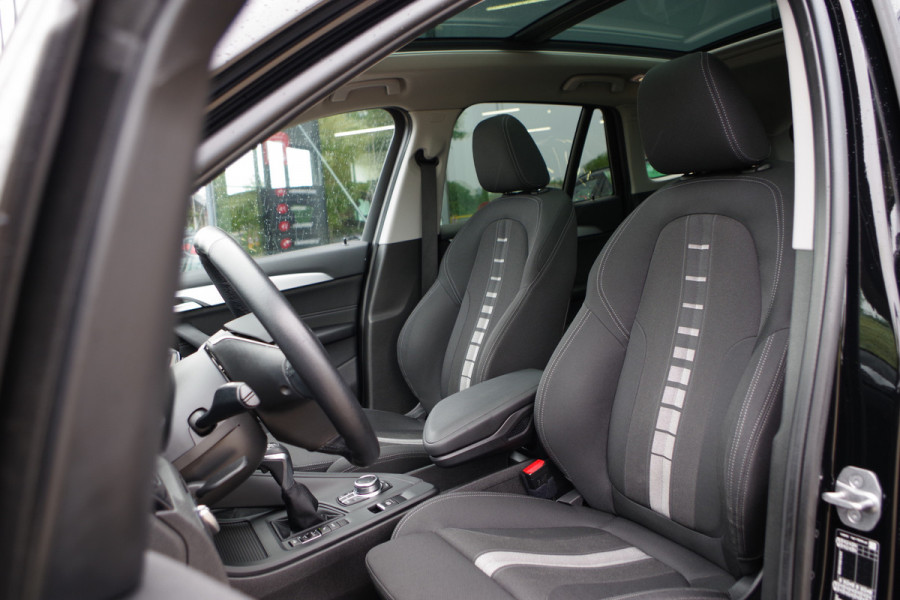 BMW X1 xDrive25e eDrive Edition 222 PK PHEV, Panoramadak, Trekhaak, Camera, LED Koplampen, Cruise Control