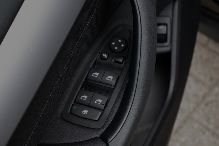 BMW X1 xDrive25e eDrive Edition 222 PK PHEV, Panoramadak, Trekhaak, Camera, LED Koplampen, Cruise Control