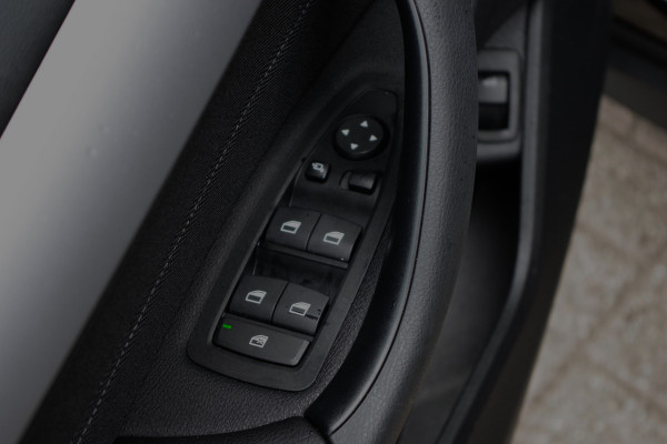BMW X1 xDrive25e eDrive Edition 222 PK PHEV, Panoramadak, Trekhaak, Camera, LED Koplampen, Cruise Control