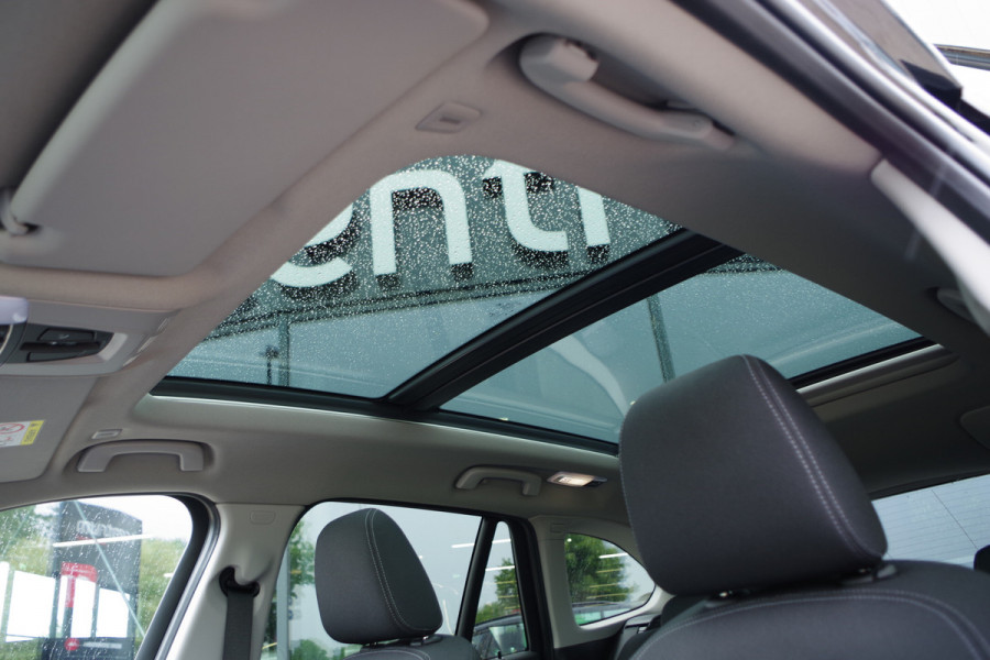 BMW X1 xDrive25e eDrive Edition 222 PK PHEV, Panoramadak, Trekhaak, Camera, LED Koplampen, Cruise Control
