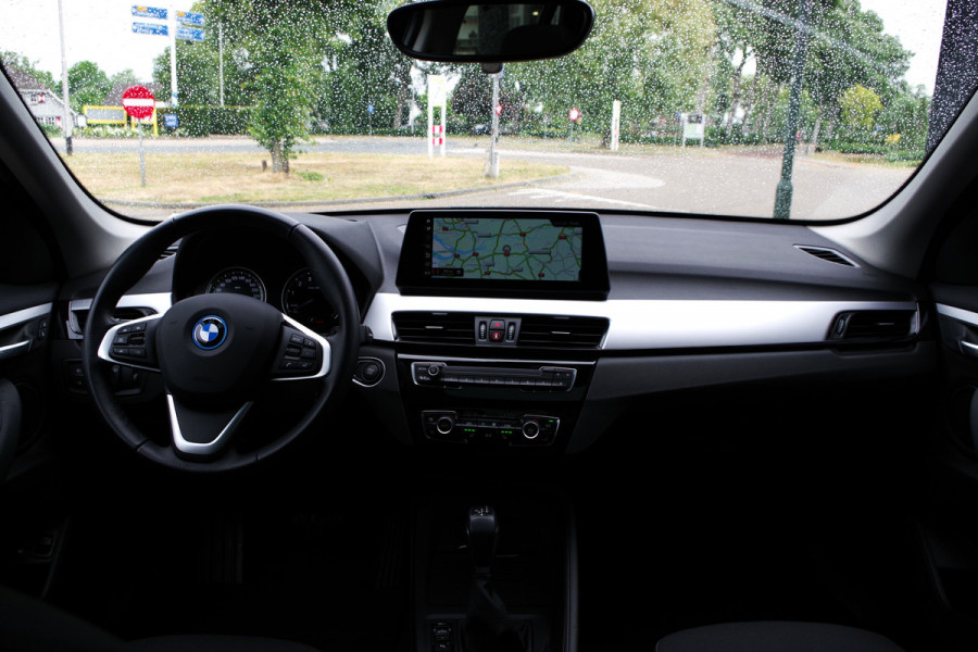 BMW X1 xDrive25e eDrive Edition 222 PK PHEV, Panoramadak, Trekhaak, Camera, LED Koplampen, Cruise Control