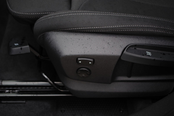 BMW X1 xDrive25e eDrive Edition 222 PK PHEV, Panoramadak, Trekhaak, Camera, LED Koplampen, Cruise Control