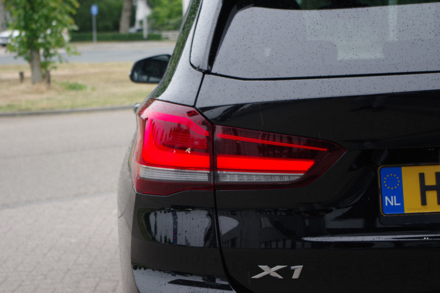 BMW X1 xDrive25e eDrive Edition 222 PK PHEV, Panoramadak, Trekhaak, Camera, LED Koplampen, Cruise Control