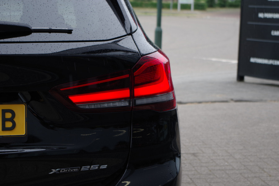 BMW X1 xDrive25e eDrive Edition 222 PK PHEV, Panoramadak, Trekhaak, Camera, LED Koplampen, Cruise Control