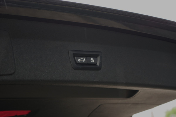 BMW X1 xDrive25e eDrive Edition 222 PK PHEV, Panoramadak, Trekhaak, Camera, LED Koplampen, Cruise Control