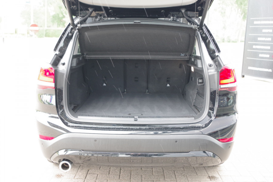 BMW X1 xDrive25e eDrive Edition 222 PK PHEV, Panoramadak, Trekhaak, Camera, LED Koplampen, Cruise Control