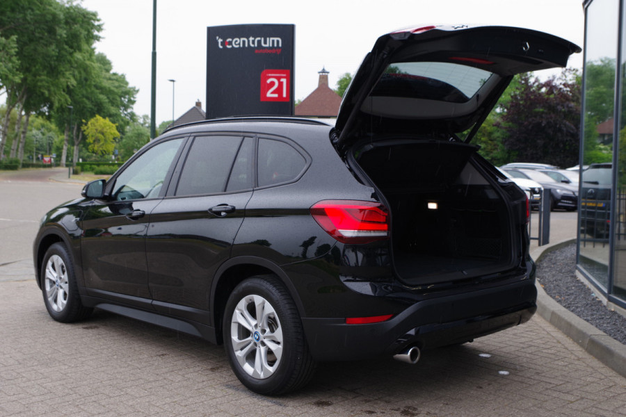 BMW X1 xDrive25e eDrive Edition 222 PK PHEV, Panoramadak, Trekhaak, Camera, LED Koplampen, Cruise Control
