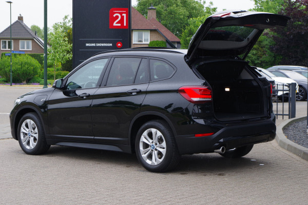 BMW X1 xDrive25e eDrive Edition 222 PK PHEV, Panoramadak, Trekhaak, Camera, LED Koplampen, Cruise Control