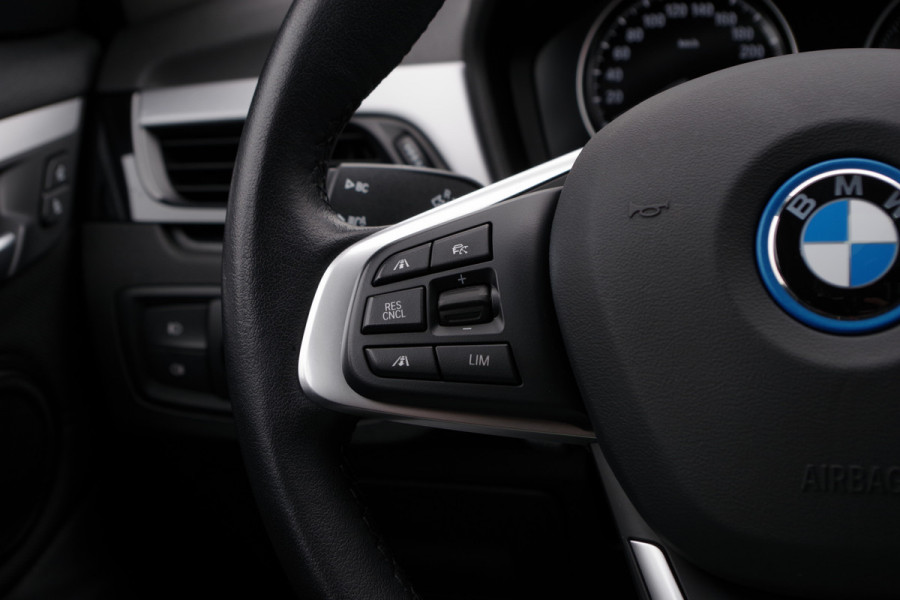 BMW X1 xDrive25e eDrive Edition 222 PK PHEV, Panoramadak, Trekhaak, Camera, LED Koplampen, Cruise Control