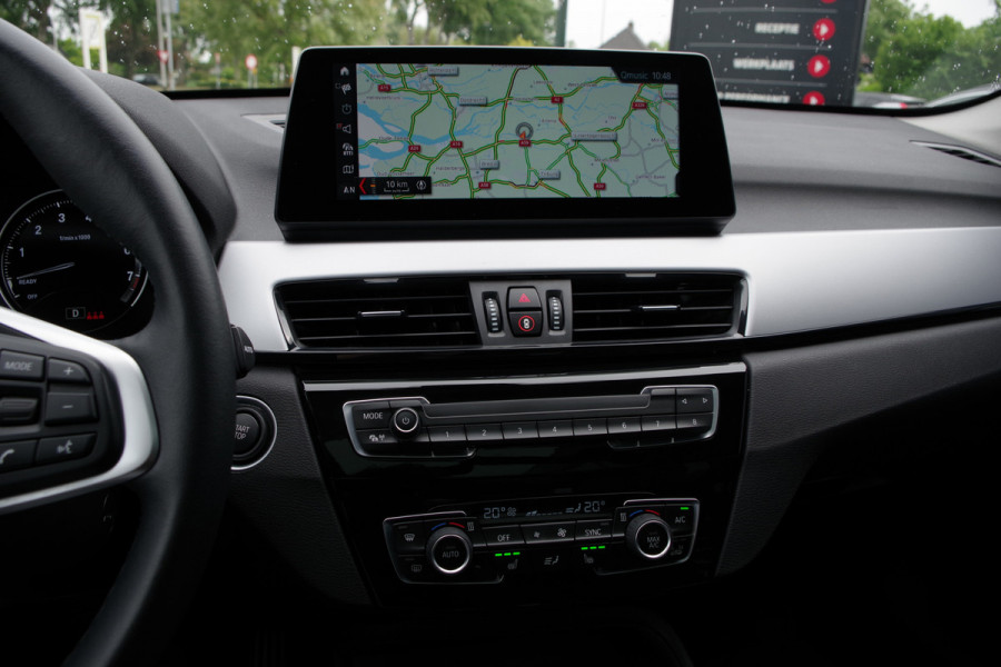 BMW X1 xDrive25e eDrive Edition 222 PK PHEV, Panoramadak, Trekhaak, Camera, LED Koplampen, Cruise Control