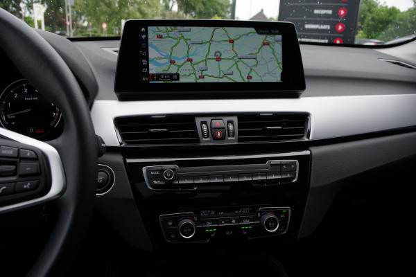 BMW X1 xDrive25e eDrive Edition 222 PK PHEV, Panoramadak, Trekhaak, Camera, LED Koplampen, Cruise Control