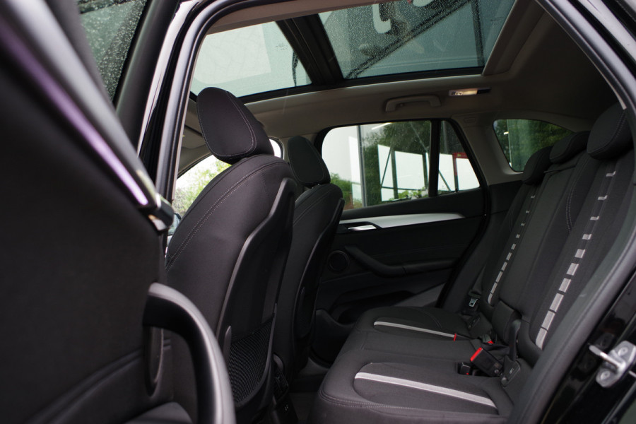 BMW X1 xDrive25e eDrive Edition 222 PK PHEV, Panoramadak, Trekhaak, Camera, LED Koplampen, Cruise Control