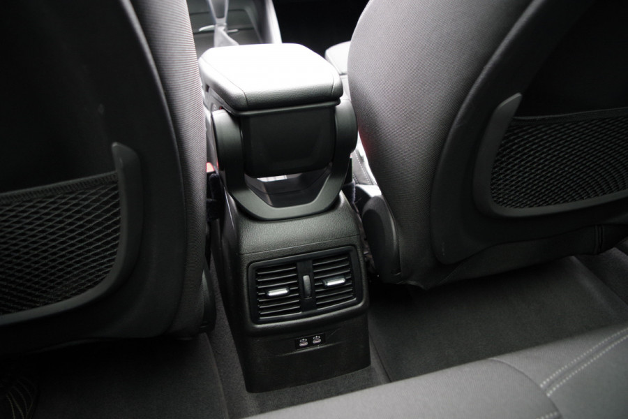 BMW X1 xDrive25e eDrive Edition 222 PK PHEV, Panoramadak, Trekhaak, Camera, LED Koplampen, Cruise Control