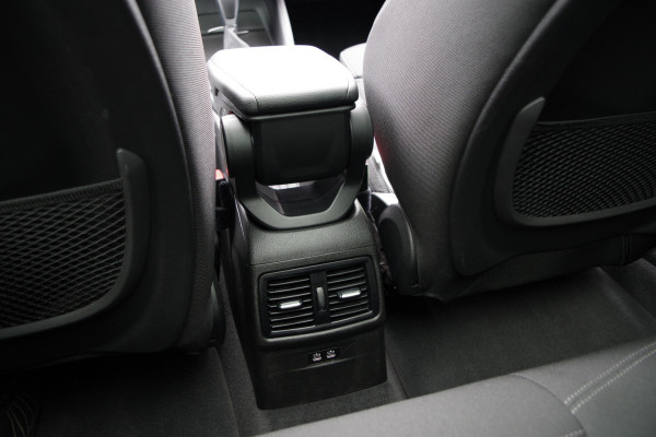 BMW X1 xDrive25e eDrive Edition 222 PK PHEV, Panoramadak, Trekhaak, Camera, LED Koplampen, Cruise Control