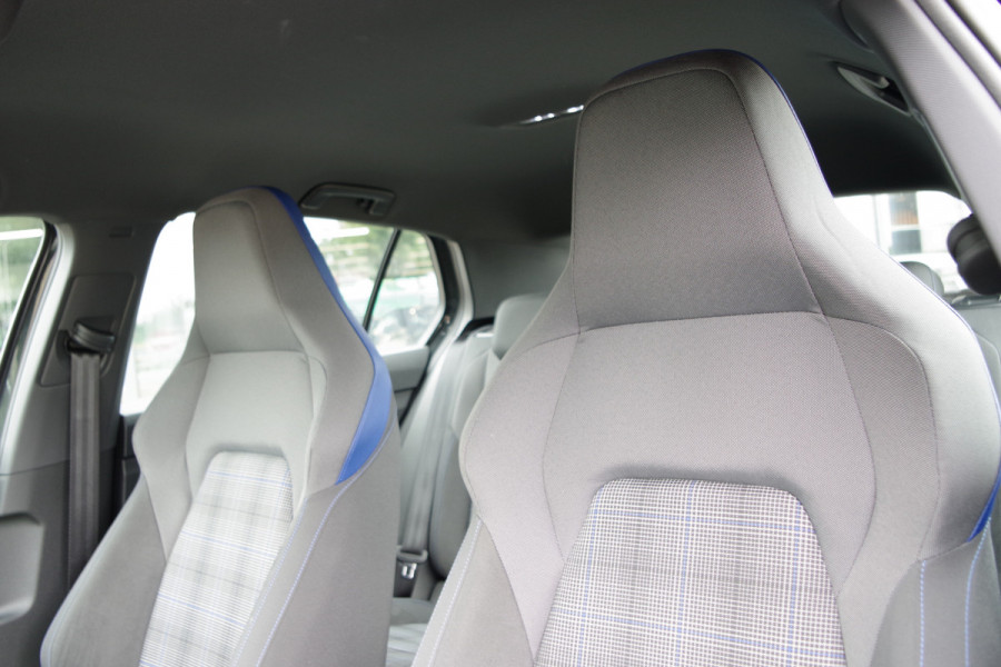 Volkswagen Golf 1.4 eHybrid GTE 245 PK PHEV, Carplay, Navigatie, Adap. Cruise Control, Kuipstoelen
