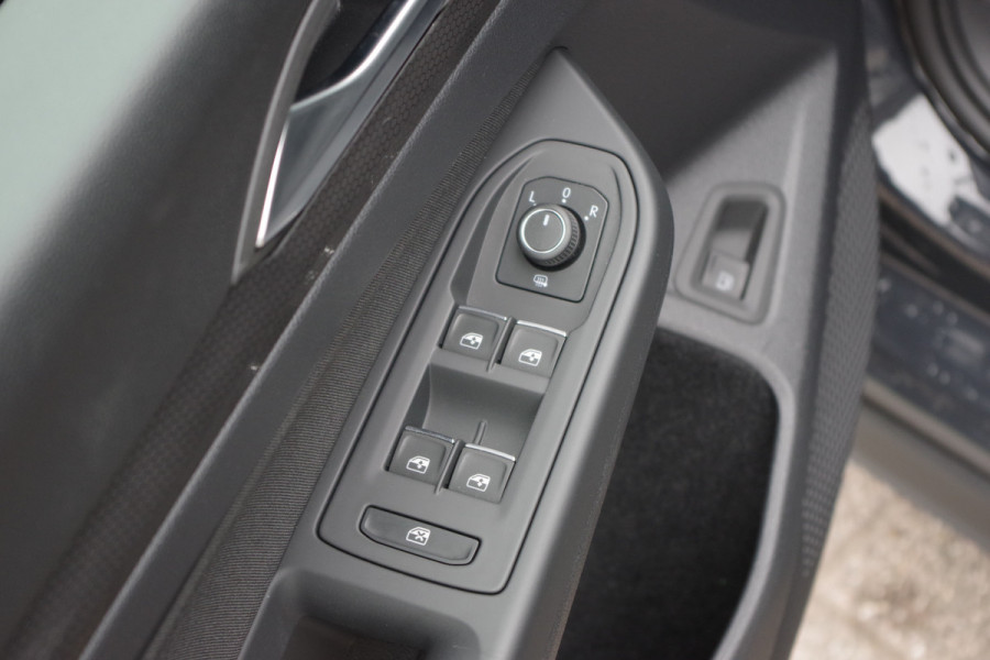 Volkswagen Golf 1.4 eHybrid GTE 245 PK PHEV, Carplay, Navigatie, Adap. Cruise Control, Kuipstoelen