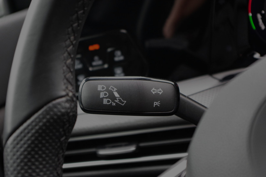 Volkswagen Golf 1.4 eHybrid GTE 245 PK PHEV, Carplay, Navigatie, Adap. Cruise Control, Kuipstoelen