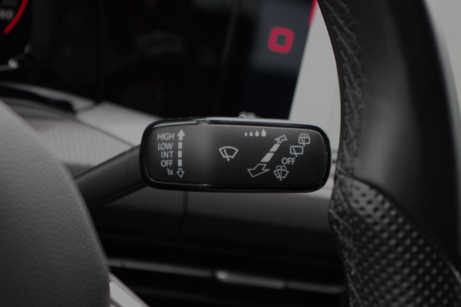 Volkswagen Golf 1.4 eHybrid GTE 245 PK PHEV, Carplay, Navigatie, Adap. Cruise Control, Kuipstoelen
