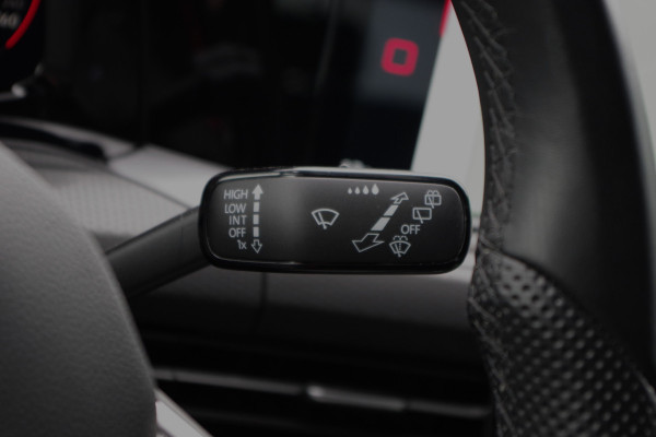 Volkswagen Golf 1.4 eHybrid GTE 245 PK PHEV, Carplay, Navigatie, Adap. Cruise Control, Kuipstoelen