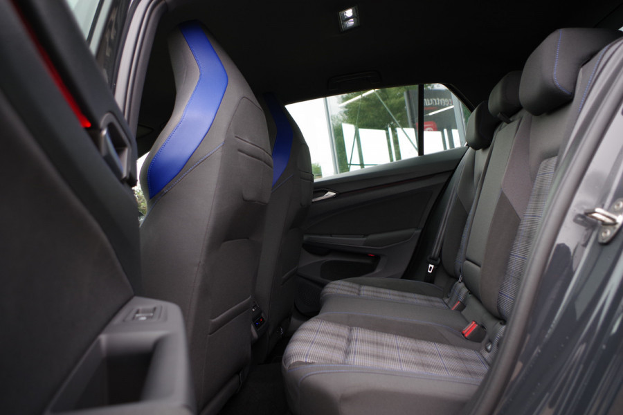 Volkswagen Golf 1.4 eHybrid GTE 245 PK PHEV, Carplay, Navigatie, Adap. Cruise Control, Kuipstoelen