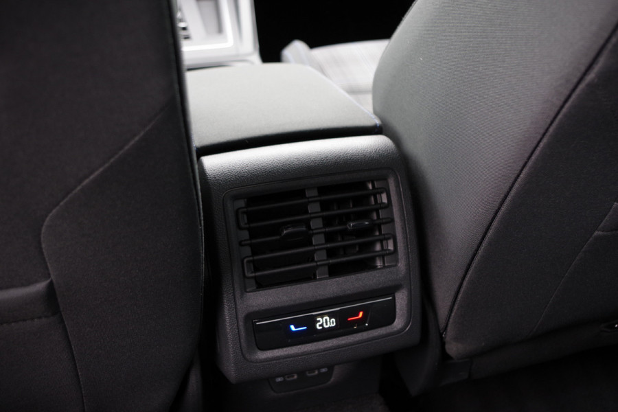 Volkswagen Golf 1.4 eHybrid GTE 245 PK PHEV, Carplay, Navigatie, Adap. Cruise Control, Kuipstoelen