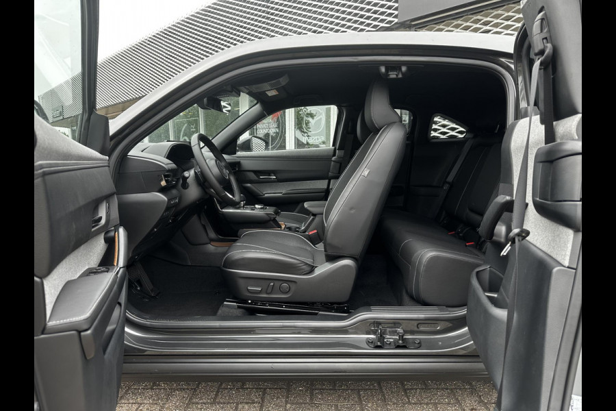 Mazda MX-30 e-SkyActiv R-EV 170 Exclusive-line | NIEUW TE REGISTREREN | STUUR EN STOELVERWARMING | CAMERA |