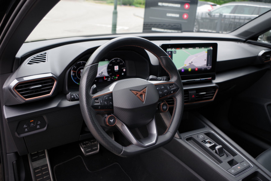 CUPRA Leon Sportstourer 1.4 e-Hybrid 245 PK VZ Copper Edition PHEV, Panoramadak, Camera, 19" LM, Adap. Cruise Control, Carplay