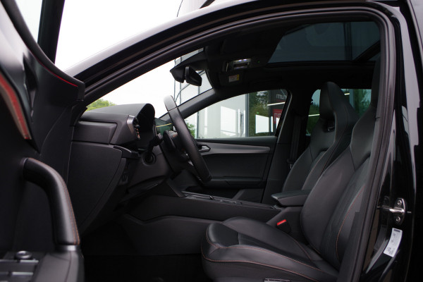 CUPRA Leon Sportstourer 1.4 e-Hybrid 245 PK VZ Copper Edition PHEV, Panoramadak, Camera, 19" LM, Adap. Cruise Control, Carplay